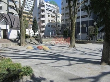【東京都/板橋区板橋】リビオ板橋駅前 板橋駅前公園（現地より約120m）