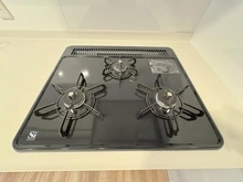 【埼玉県/戸田市南町】グランパサージュ戸田公園 キッチン：三口コンロ