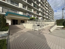 【埼玉県/さいたま市桜区西堀】メゾン浦和 A棟 アプローチ