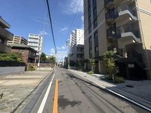 【埼玉県/さいたま市浦和区岸町】ルピアシェリール浦和岸町Viola 前面道路