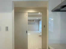 【埼玉県/戸田市南町】グランパサージュ戸田公園 サニタリールーム・手前冷蔵庫置き場：リフォーム工事中