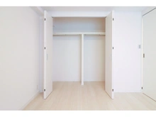 【埼玉県/さいたま市桜区栄和】ラポート浦和 洋室：クローゼット