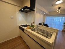 【埼玉県/さいたま市南区太田窪】クリオ南浦和壱番館 キッチン：家具調度品は価格に含まれません。