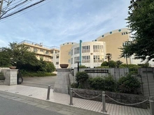 【埼玉県/さいたま市南区沼影】プラウドタワー武蔵浦和ガーデン さいたま市立浦和別所小学校（現地より約1,100m）