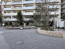 【埼玉県/志木市本町】プラウドシティ志木本町 センターコート 四季彩公園（現地より約10m）