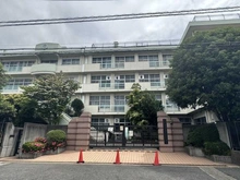 【埼玉県/さいたま市南区別所】プラウドタワー武蔵浦和レジデンス  さいたま市立浦和大里小学校（現地より約150m）