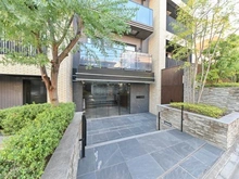 【東京都/世田谷区代沢】オープンレジデンシア下北沢ウエスト・テラス アプローチ