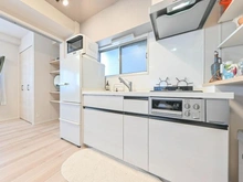 【東京都/世田谷区北沢】笹塚マンション キッチン：家具・調度品は含みません。