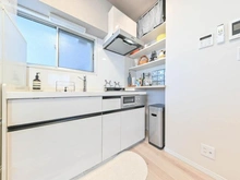 【東京都/世田谷区北沢】笹塚マンション キッチン：家具・調度品は含みません。