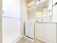 【東京都/世田谷区北沢】笹塚マンション 洗面室：家具・調度品は含みません。