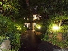 【東京都/世田谷区若林】グランドメゾン三軒茶屋プレイス アプローチ：夜間