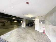 【東京都/世田谷区三軒茶屋】レグノ・スイート三軒茶屋 駐車場