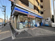 【東京都/世田谷区三軒茶屋】レグノ・スイート三軒茶屋 ローソン上馬2丁目店（現地より約180m）