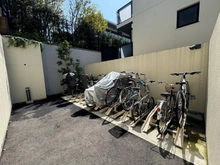 【東京都/世田谷区代沢】オープンレジデンシア下北沢ヒルズ 駐輪場