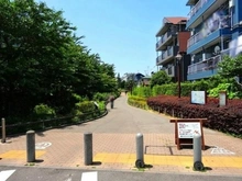 【東京都/世田谷区池尻】マスタービューレジデンス 区立目黒川緑道（現地より約10m）