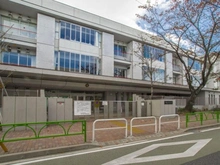 【東京都/世田谷区上馬】シティタワー駒沢大学ステーションコート レジデンス棟 区立駒沢小学校（現地より約550m）
