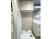 【東京都/世田谷区三軒茶屋】レグノ・スイート三軒茶屋 洗濯機置き場