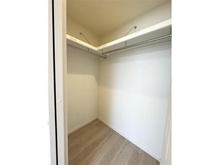 【東京都/世田谷区三軒茶屋】レグノ・スイート三軒茶屋 ウォークインクローゼット