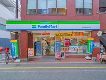 【東京都/世田谷区世田谷】ホームズ世田谷 ファミリーマート 松陰神社駅前店（現地より約280m）