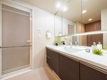 【東京都/足立区新田】アクアテラ　ブロード・スクエア 洗面室