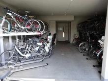 【東京都/世田谷区上馬】Brillia駒沢大学 駐輪場