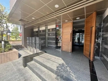 【千葉県/市川市南八幡】ヒルズ本八幡プレシャスコート エントランス