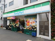 【東京都/世田谷区上北沢】上北沢コートテラス  ファミリーマート上北沢駅前南口店（現地より約411m）