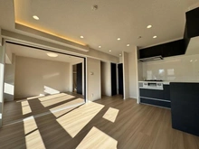 【東京都/文京区本郷】赤門アビタシオン ダイニングキッチン：（奥）洋室