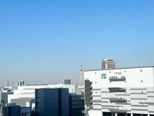 【東京都/江東区豊洲】THE TOYOSU TOWER　ザ・トヨスタワー 眺望：スカイツリーと運河を望む
※ズームあり