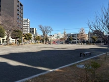 【神奈川県/横浜市鶴見区栄町通】アーバンヒルズ鶴見 市場公園（現地より約340m）