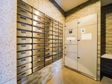 【東京都/中央区東日本橋】メインステージ東日本橋II メールBOX：右側：宅配BOX