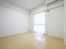 【神奈川県/横浜市鶴見区鶴見中央】イクシア横浜鶴見 洋室