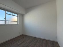 【神奈川県/川崎市川崎区中瀬】エンゼルハイム川崎大師第2 洋室：北東側約5.1帖