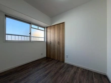 【神奈川県/川崎市川崎区中瀬】エンゼルハイム川崎大師第2 洋室：東側約5.1帖