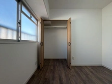 【神奈川県/川崎市川崎区中瀬】エンゼルハイム川崎大師第2 収納：東側約5.1帖の収納