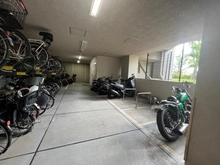 【神奈川県/川崎市川崎区港町】パークホームズグランファースト エアリーコート バイク置場
