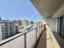 【神奈川県/横浜市鶴見区鶴見中央】オーベルグランディオ横浜鶴見 コンフォートテラス バルコニー