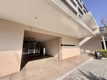 【神奈川県/横浜市鶴見区鶴見中央】オーベルグランディオ横浜鶴見 コンフォートテラス エントランス