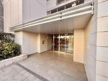 【神奈川県/横浜市鶴見区鶴見中央】オーベルグランディオ横浜鶴見 コンフォートテラス サブエントランス