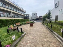【神奈川県/川崎市川崎区京町】ライオンズヴィアーレ横濱ベイ壱番館 敷地内