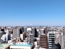 【神奈川県/川崎市幸区中幸町】クレッセント川崎タワー 眺望：ズームなし。富士山を望みます。（天候による）