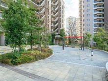 【神奈川県/横浜市緑区十日市場町】ドレッセ横浜十日市場ガーデンテラス 敷地内