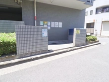 【神奈川県/横浜市鶴見区仲通】エクシード鶴見 ゴミ置き場