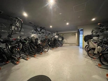 【神奈川県/横浜市港北区新横浜】ブリシア新横浜 駐輪場