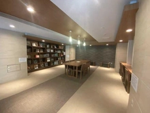 【神奈川県/川崎市幸区塚越】プラウドシティ新川崎 共用部：ライブラリー