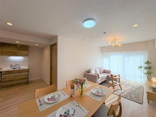 【神奈川県/川崎市川崎区四谷上町】川崎ロイヤルマンション リビング・ダイニング：※家具・調度品は販売価格に含まれておりません