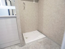 【神奈川県/川崎市川崎区港町】グランイーグル川崎東II 洗濯機置き場