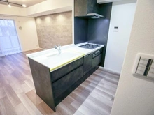 【神奈川県/川崎市川崎区港町】グランイーグル川崎東II キッチン