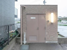 【神奈川県/川崎市川崎区港町】グランイーグル川崎東II ゴミ置き場