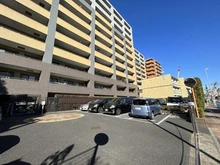 【神奈川県/横浜市鶴見区生麦】クレストフォルム横浜鶴見 駐車場